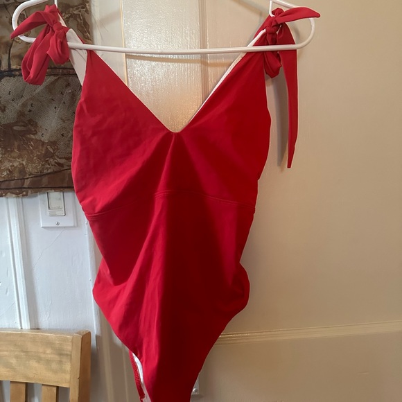 One piece swimming suit - Picture 5 of 5